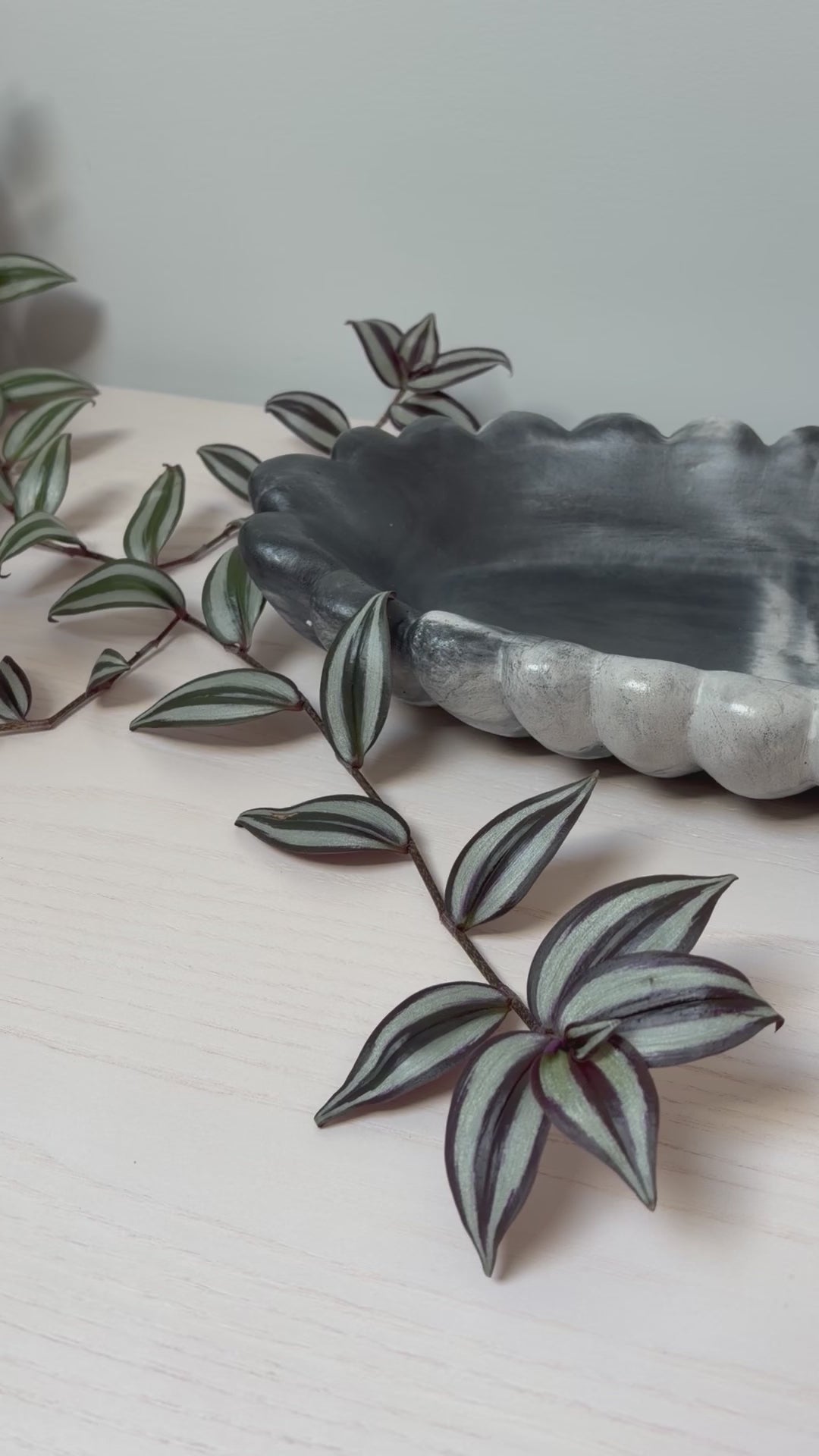 Forma Xxl Handmade Concrete Bowl Dark Marble